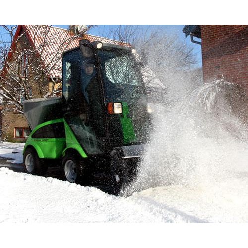扫雪车
