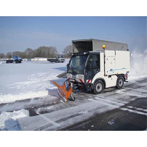 扫雪车